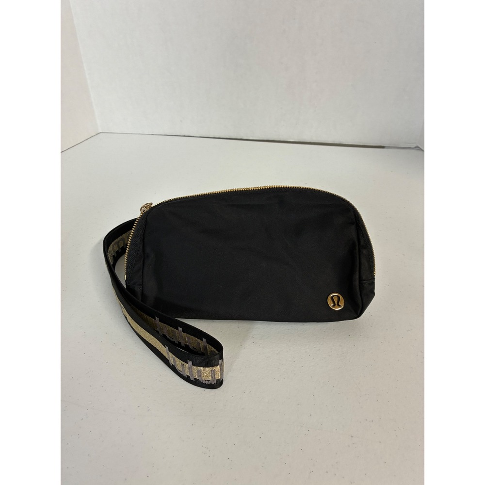 Lululemon Everywhere Belt Bag 1L Black Gold Metallic Logo Adjustable Strap